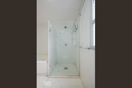 Apartamento para alugar com 218m², 4 quartos e 4 vagasBanheiro Suíte master 