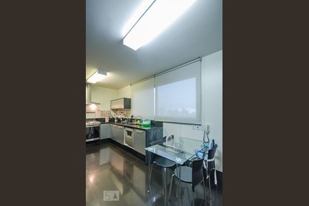 Apartamento para alugar com 218m², 4 quartos e 4 vagasCozinha