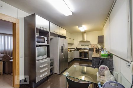 Apartamento para alugar com 218m², 4 quartos e 4 vagasCozinha