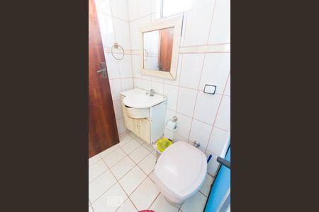 Casa à venda com 190m², 4 quartos e 3 vagasBanheiro social