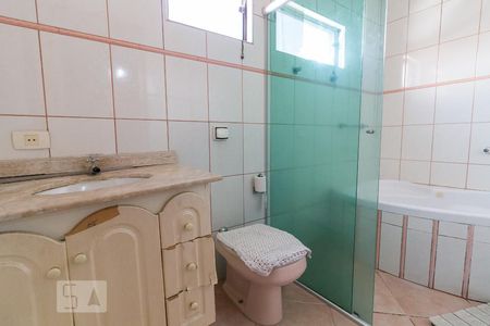 Casa à venda com 190m², 4 quartos e 3 vagasBanheiro quarto 3 suíte