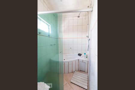 Casa à venda com 190m², 4 quartos e 3 vagasBanheiro quarto 3 suíte