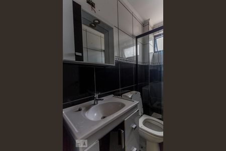 Banheiro de apartamento à venda com 1 quarto, 60m² em Cristal, Porto Alegre
