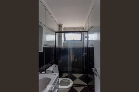 Banheiro de apartamento à venda com 1 quarto, 60m² em Cristal, Porto Alegre