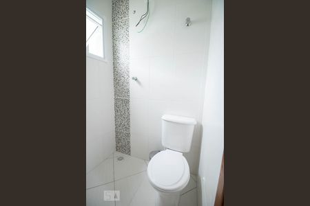 Banheiro de apartamento à venda com 2 quartos, 58m² em Vila Scarpelli, Santo André