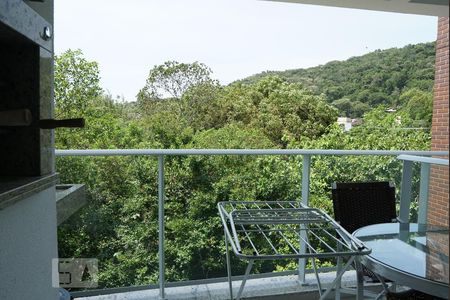 Apartamento para alugar com 68m², 2 quartos e 1 vagaSacada