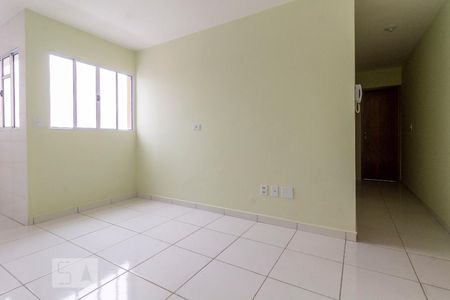 Casa de condomínio para alugar com 45m², 2 quartos e sem vagaSala