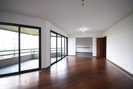 Apartamento à venda com 4 quartos, 230m² em Vila Suzana, São Paulo