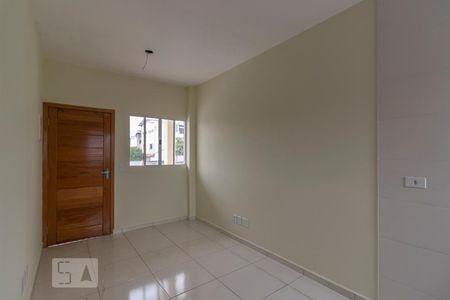 Sala e cozinha de casa de condomínio para alugar com 2 quartos, 70m² em Vila Ré, São Paulo