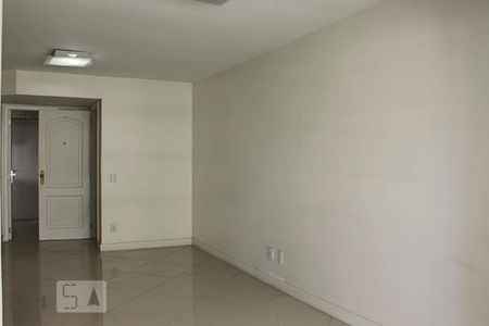 Sala de apartamento para alugar com 3 quartos, 74m² em Barra da Tijuca, Rio de Janeiro