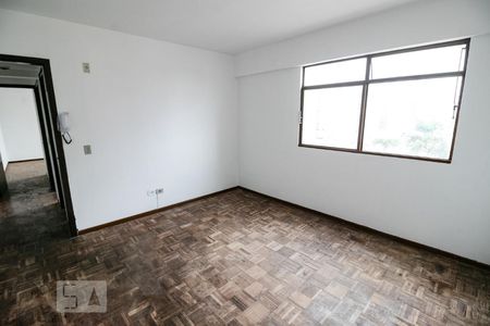 Sala de apartamento para alugar com 2 quartos, 50m² em Rebouças, Curitiba