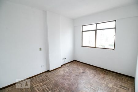 Quarto 2 de apartamento para alugar com 2 quartos, 50m² em Rebouças, Curitiba