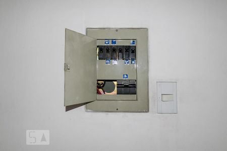 Casa para alugar com 100m², 2 quartos e 1 vaga Casa para alugar com 100m², 2 quartos e 1 vagaQuadro de luz