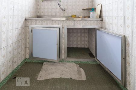 Casa para alugar com 100m², 2 quartos e 1 vaga Casa para alugar com 100m², 2 quartos e 1 vagaCozinha - Armários