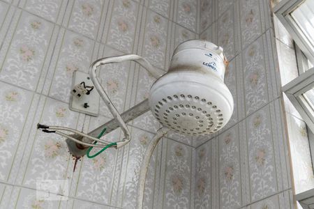 Casa para alugar com 100m², 2 quartos e 1 vaga Casa para alugar com 100m², 2 quartos e 1 vagaBanheiro - Chuveiro elétrico