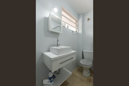 Banheiro de kitnet/studio para alugar com 1 quarto, 24m² em Bela Vista, São Paulo