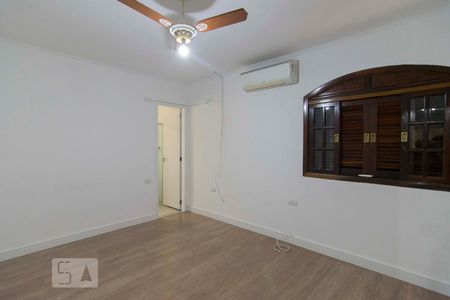 Casa à venda com 147m², 3 quartos e 4 vagasSuíte 3