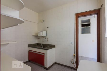 Cozinha de apartamento à venda com 4 quartos, 130m² em Lourdes, Belo Horizonte