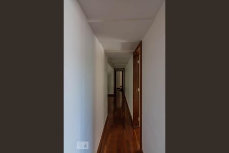 Corredor de apartamento à venda com 4 quartos, 130m² em Lourdes, Belo Horizonte