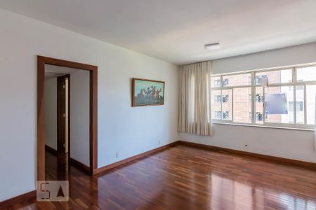 Apartamento à venda com 4 quartos, 130m² em Lourdes, Belo Horizonte