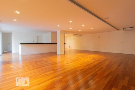 Apartamento para alugar com 50m², 1 quarto e 2 vagas Apartamento para alugar com 50m², 1 quarto e 2 vagasSalão de festas