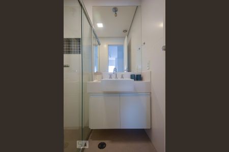 Apartamento para alugar com 50m², 1 quarto e 2 vagas Apartamento para alugar com 50m², 1 quarto e 2 vagasBanheiro