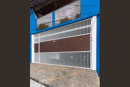 Casa à venda com 167m², 2 quartos e 2 vagas Casa à venda com 167m², 2 quartos e 2 vagasFachada