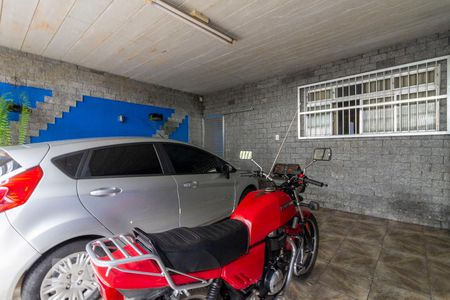 Casa à venda com 167m², 2 quartos e 2 vagas Casa à venda com 167m², 2 quartos e 2 vagasGaragem