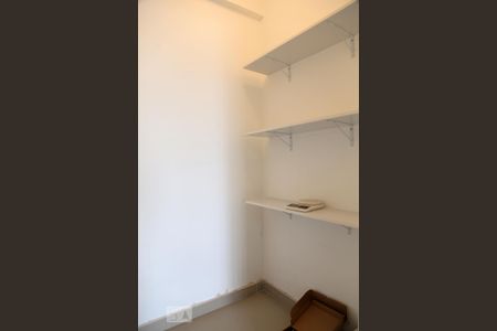 Apartamento à venda com 75m², 2 quartos e 2 vagasDespensa