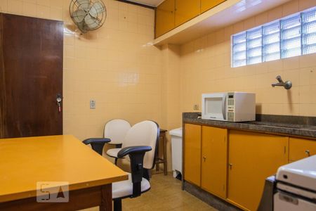 Apartamento para alugar com 145m², 4 quartos e sem vaga Apartamento para alugar com 145m², 4 quartos e sem vagaCozinha