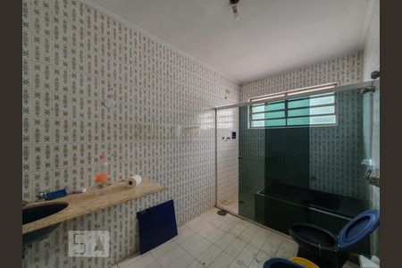 Banheiro 2 de casa à venda com 7 quartos, 240m² em Bosque da Saúde, São Paulo