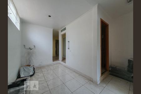 Sala de casa à venda com 7 quartos, 240m² em Bosque da Saúde, São Paulo