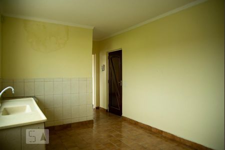 Sala e cozinha de apartamento para alugar com 1 quarto, 55m² em Vila Califórnia, São Paulo