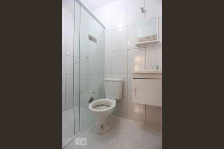 Banheiro de casa para alugar com 2 quartos, 75m² em Jardim Celeste, São Paulo