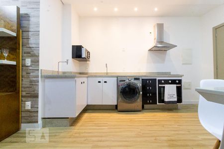 Cozinha de apartamento para alugar com 1 quarto, 44m² em Barro Preto, Belo Horizonte