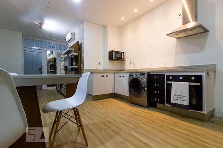 Cozinha de apartamento para alugar com 1 quarto, 44m² em Barro Preto, Belo Horizonte