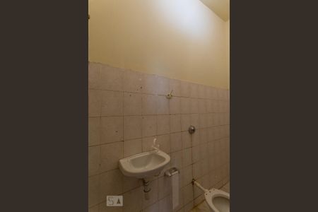 Banheiro de casa para alugar com 4 quartos, 100m² em Álvaro Camargos, Belo Horizonte