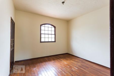 Casa para alugar com 100m², 4 quartos e 2 vagasQuarto 4