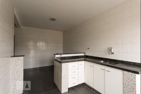 Sala  de casa para alugar com 4 quartos, 100m² em Álvaro Camargos, Belo Horizonte