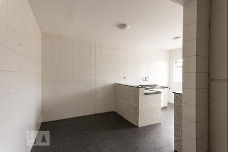 Sala  de casa para alugar com 4 quartos, 100m² em Álvaro Camargos, Belo Horizonte