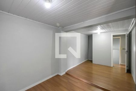 Quarto 1 de casa à venda com 2 quartos, 163m² em Medianeira, Porto Alegre
