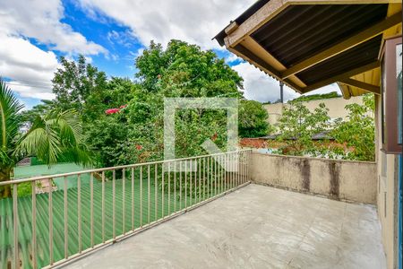 Casa à venda com 163m², 2 quartos e 3 vagas Casa à venda com 163m², 2 quartos e 3 vagasVaranda