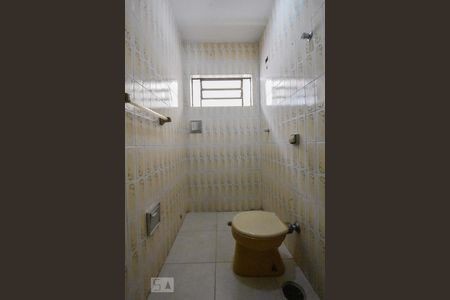 Casa à venda com 240m², 5 quartos e 2 vagas Casa à venda com 240m², 5 quartos e 2 vagasBanheiro 03