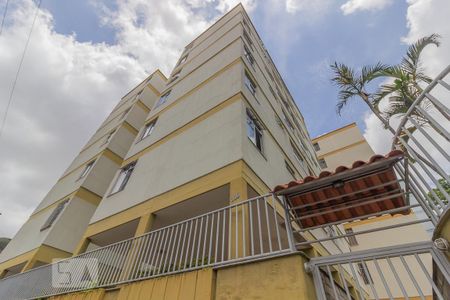 Apartamento para alugar com 70m², 2 quartos e 1 vaga Apartamento para alugar com 70m², 2 quartos e 1 vagaFachada