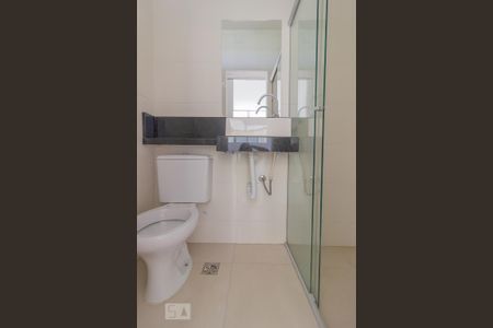 Banheiro de apartamento para alugar com 2 quartos, 70m² em Minas Brasil, Belo Horizonte