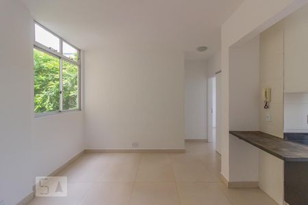 Sala de apartamento para alugar com 2 quartos, 70m² em Minas Brasil, Belo Horizonte