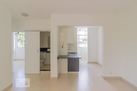 Sala de apartamento para alugar com 2 quartos, 70m² em Minas Brasil, Belo Horizonte
