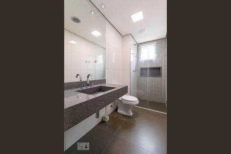 Apartamento à venda com 67m², 2 quartos e 2 vagas Apartamento à venda com 67m², 2 quartos e 2 vagasBanheiro da suíte