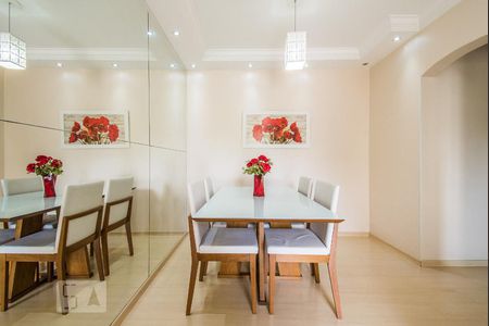Sala de apartamento para alugar com 2 quartos, 48m² em Vila Firmiano Pinto, São Paulo