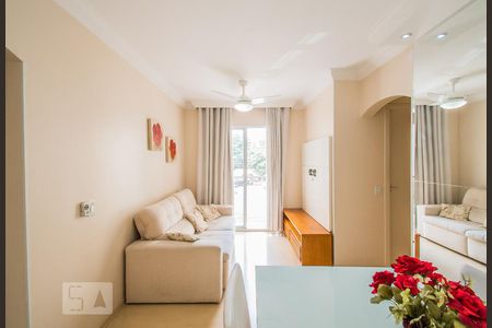 Sala de apartamento para alugar com 2 quartos, 48m² em Vila Firmiano Pinto, São Paulo